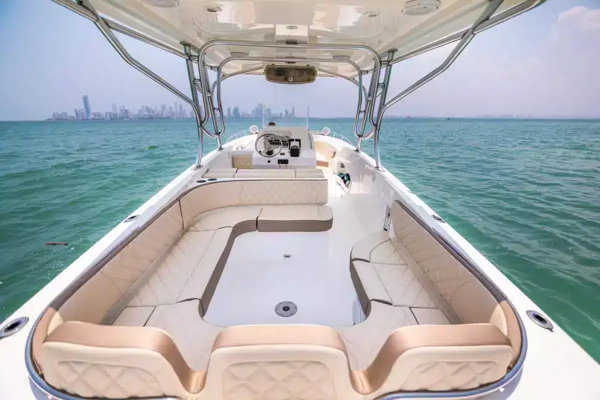 Lancha Makani - Image 12