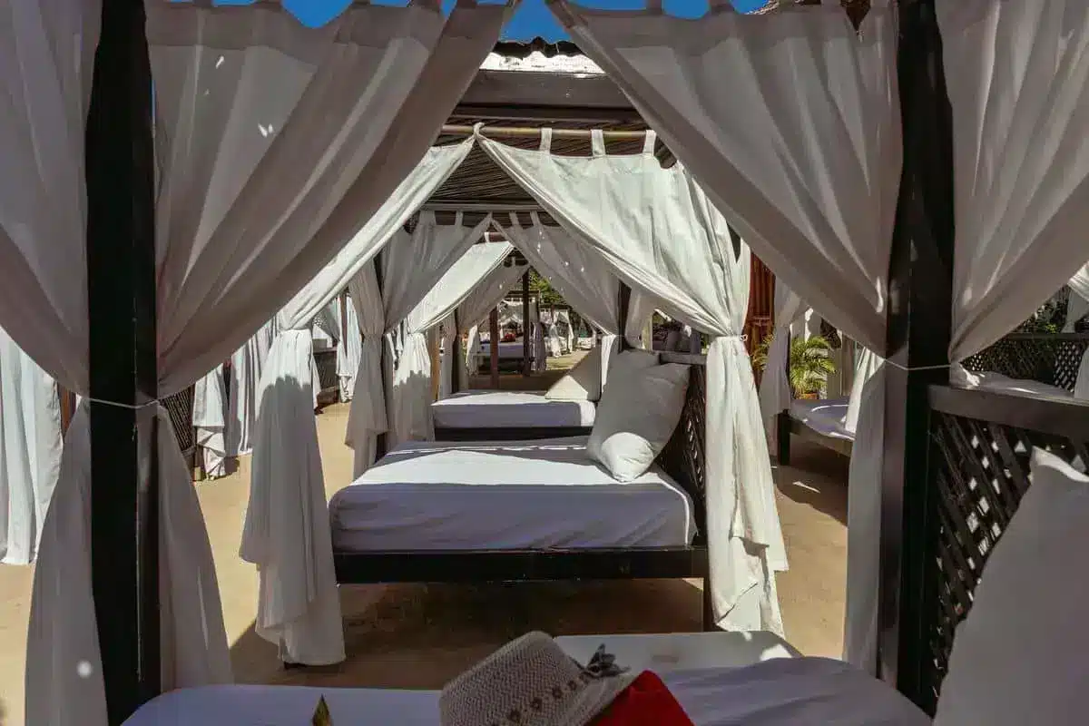 Bora Bora Beach Club - Image 29