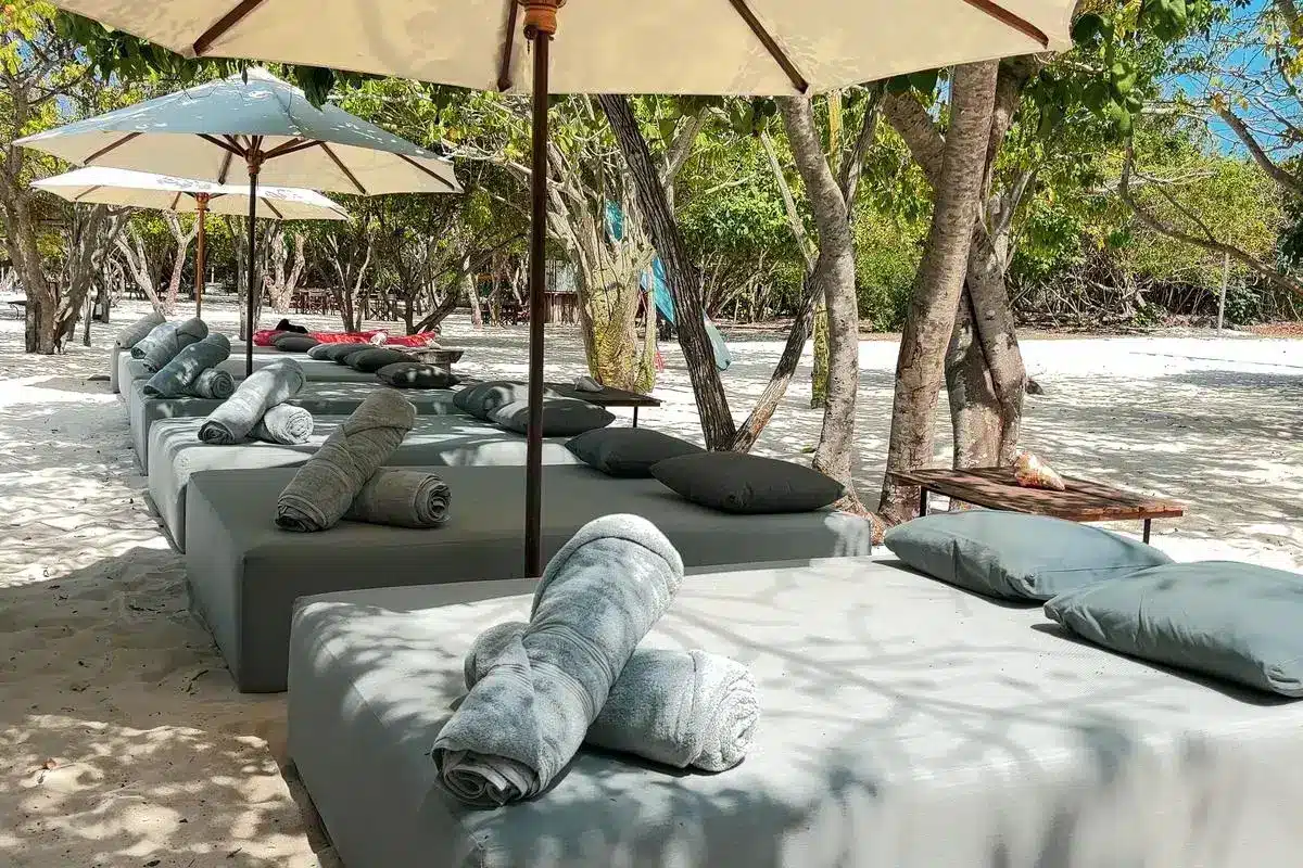 Sabai Beach Club - Image 7