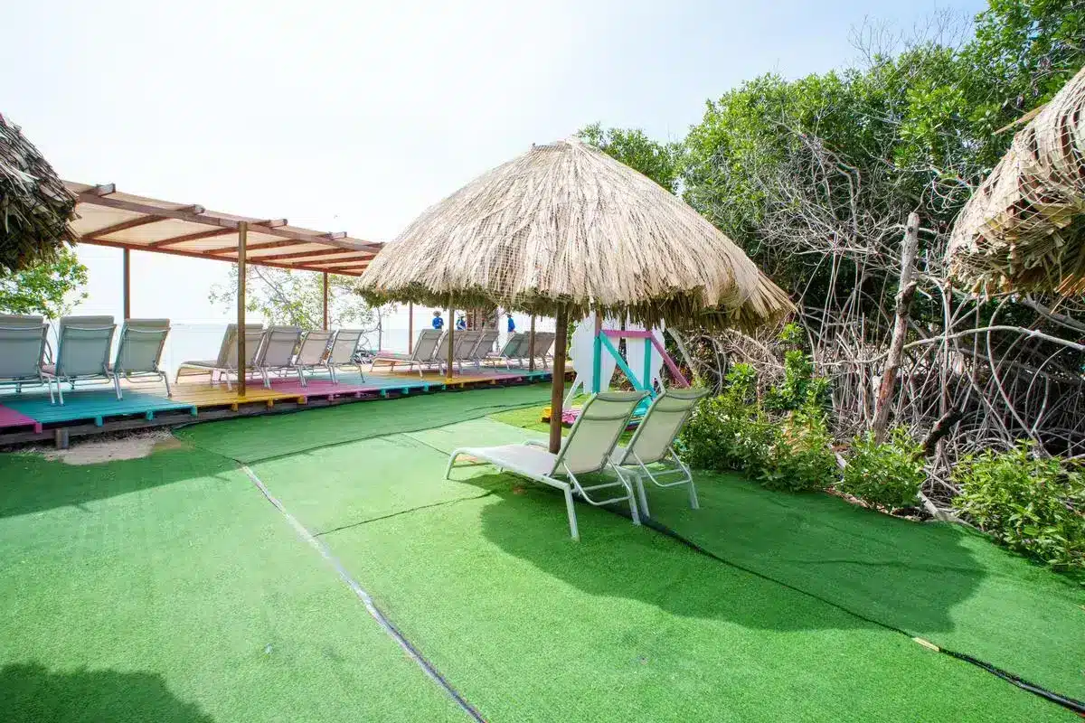 Coco Loco Beach - Image 13