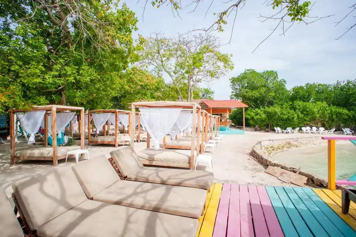 Coco Loco Beach - Image 9